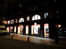 Très Grande Boutique de Clermont-Fd - façade de côté - photo Orange info