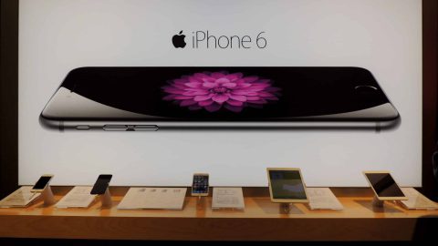 Très Grande Boutique de Clermont-Fd - linéaire Apple - photo Orange info