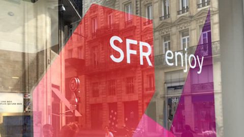 Logo SFR sur une boutique