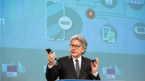 commission europeenne chargeur universel