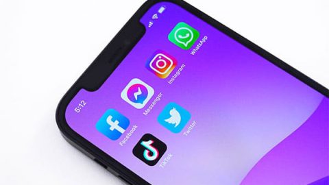 smartphone reseaux sociaux