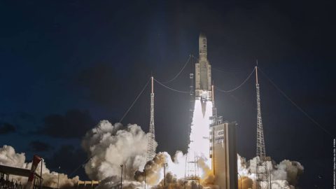 Arianne 5 qui transporte eutelsat konnect vhts