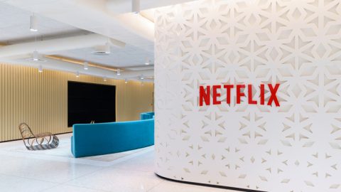 Logo de Netflix sur un mur de l'entreprise