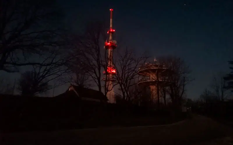 Une antenne mobile ainsi qu'un relais TNT à Besançon