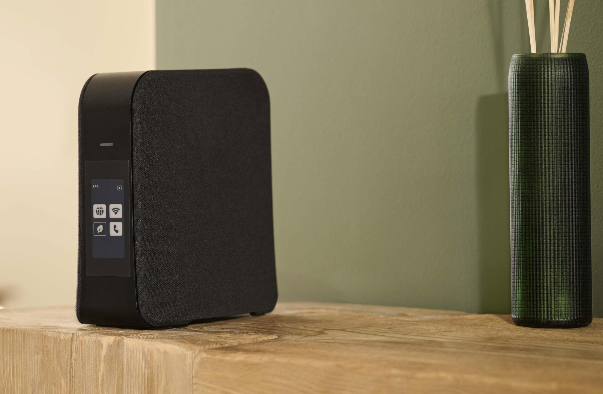 SFR Box 10+ : l’opérateur présente sa nouvelle box Wi-Fi 7 qui sortira ...