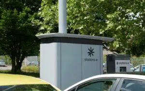 Bornes de recharge stations-e