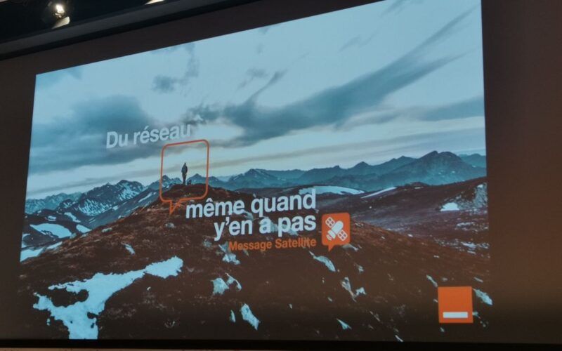 Orange Messages Satellite