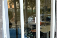 Impacts de balles sur le bâtiment orange à Marseille